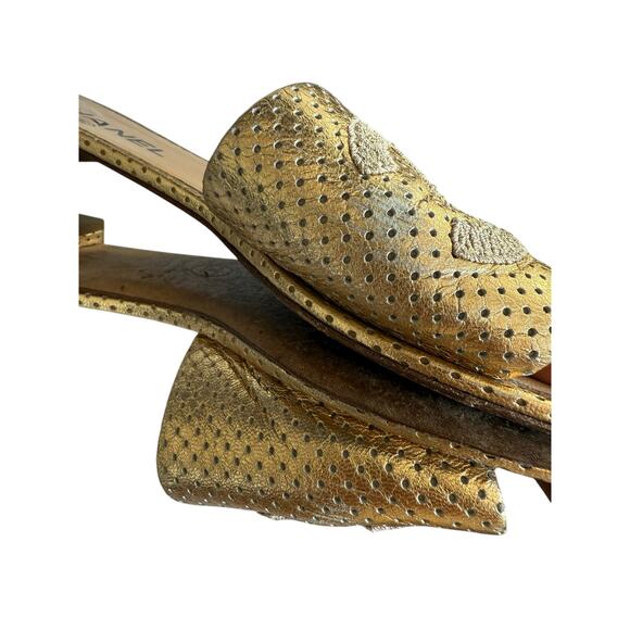 Chanel Gold Laminated Lambskin CC Logo Slide Sandals Mules Size 40 - Picture 2 of 11